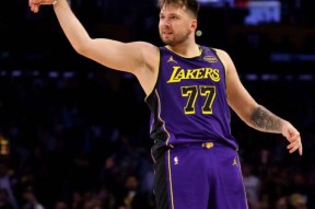 东契奇在快船比赛中重返赛场，晋级下一阶段引发热议！