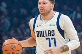 包含东契奇回归赛场，出色防守首场状态亮眼，巴黎圣日耳曼观众沸腾！的词条