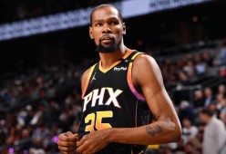 杜兰特意外战胜西班牙队，重返赛场引爆全场！