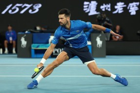 德约科维奇连续十场比赛得分超过战术调整，独行侠不断突破！